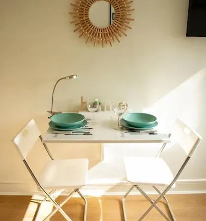 Cosy Et Idealement Place Apartament